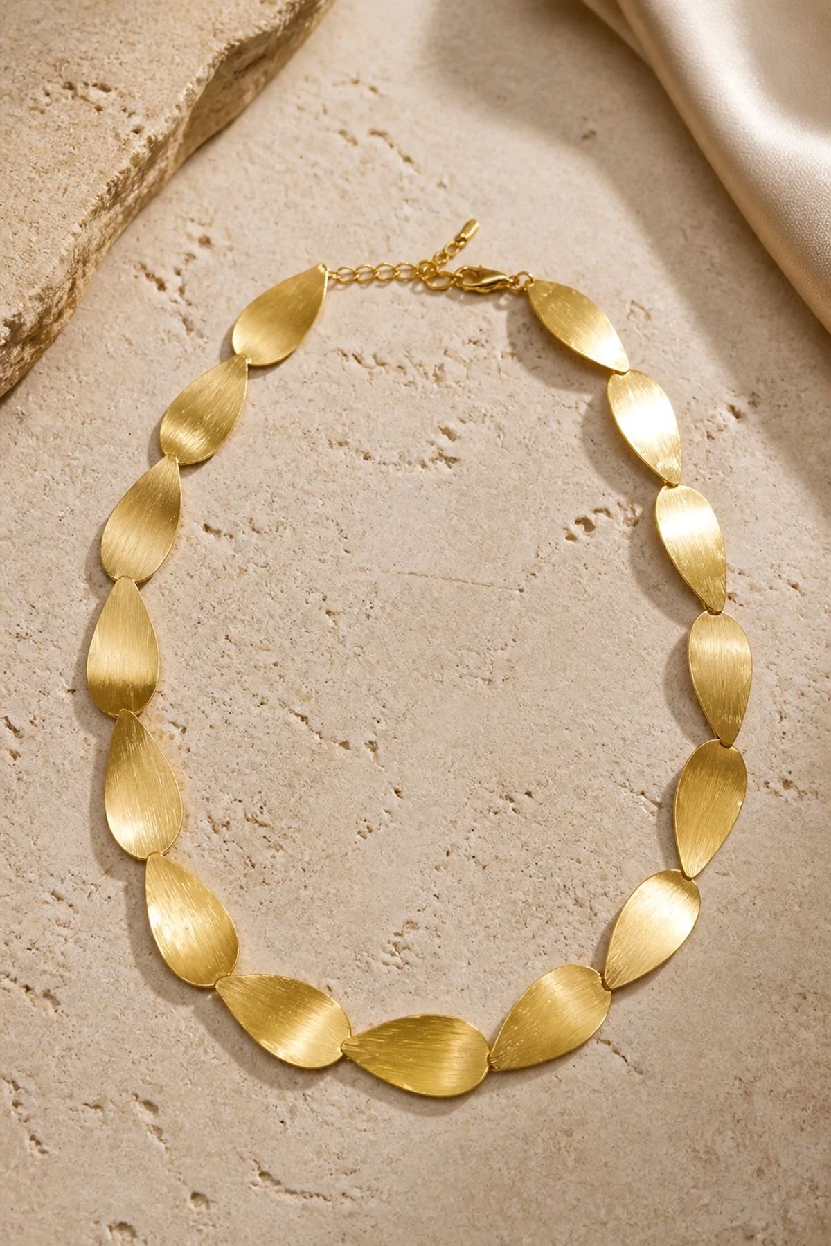 Gold Özel Tasarım Kararmaz Kolye