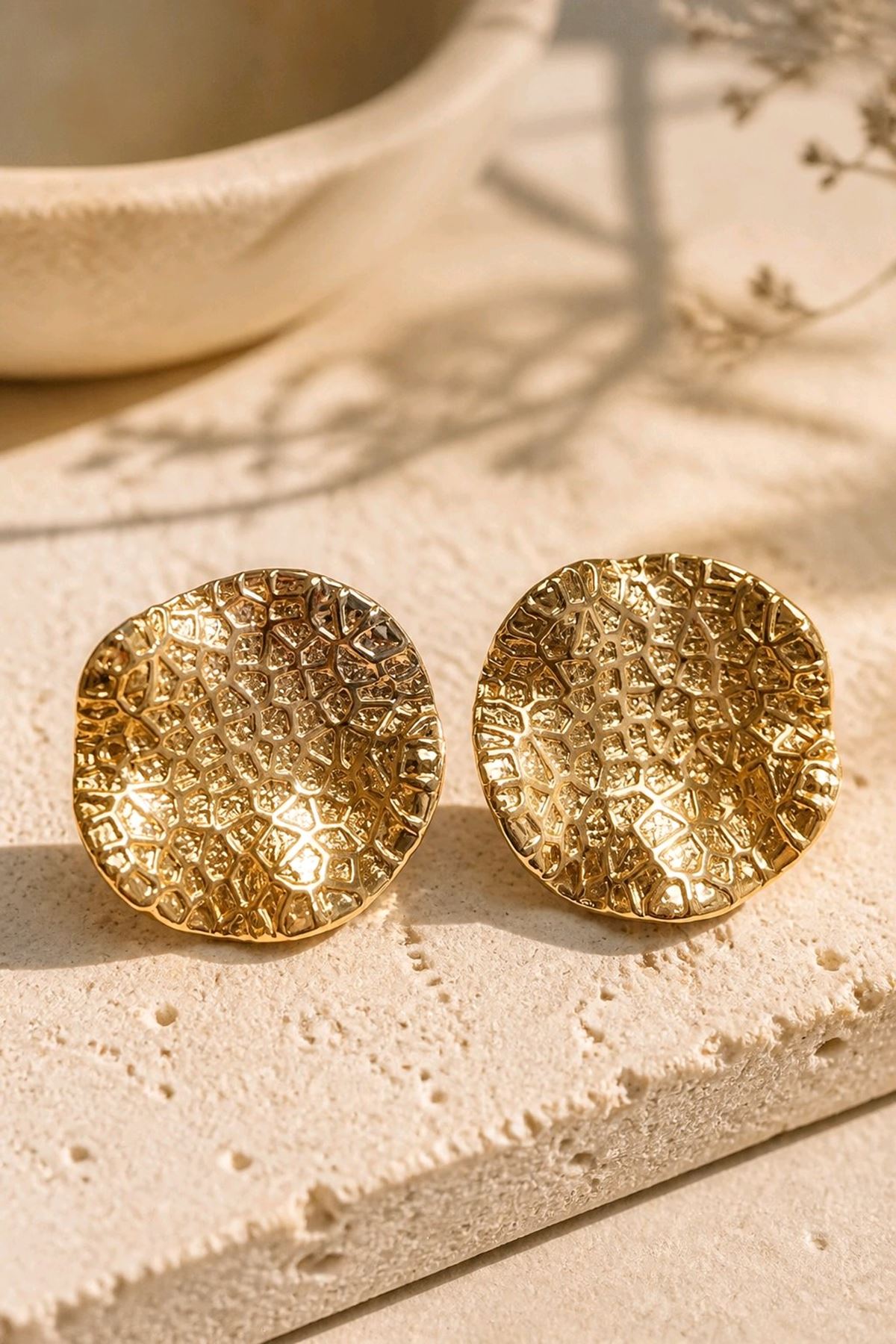 Gold Dokulu Yüzey Tasarım Küpe, Çap:2.5cm