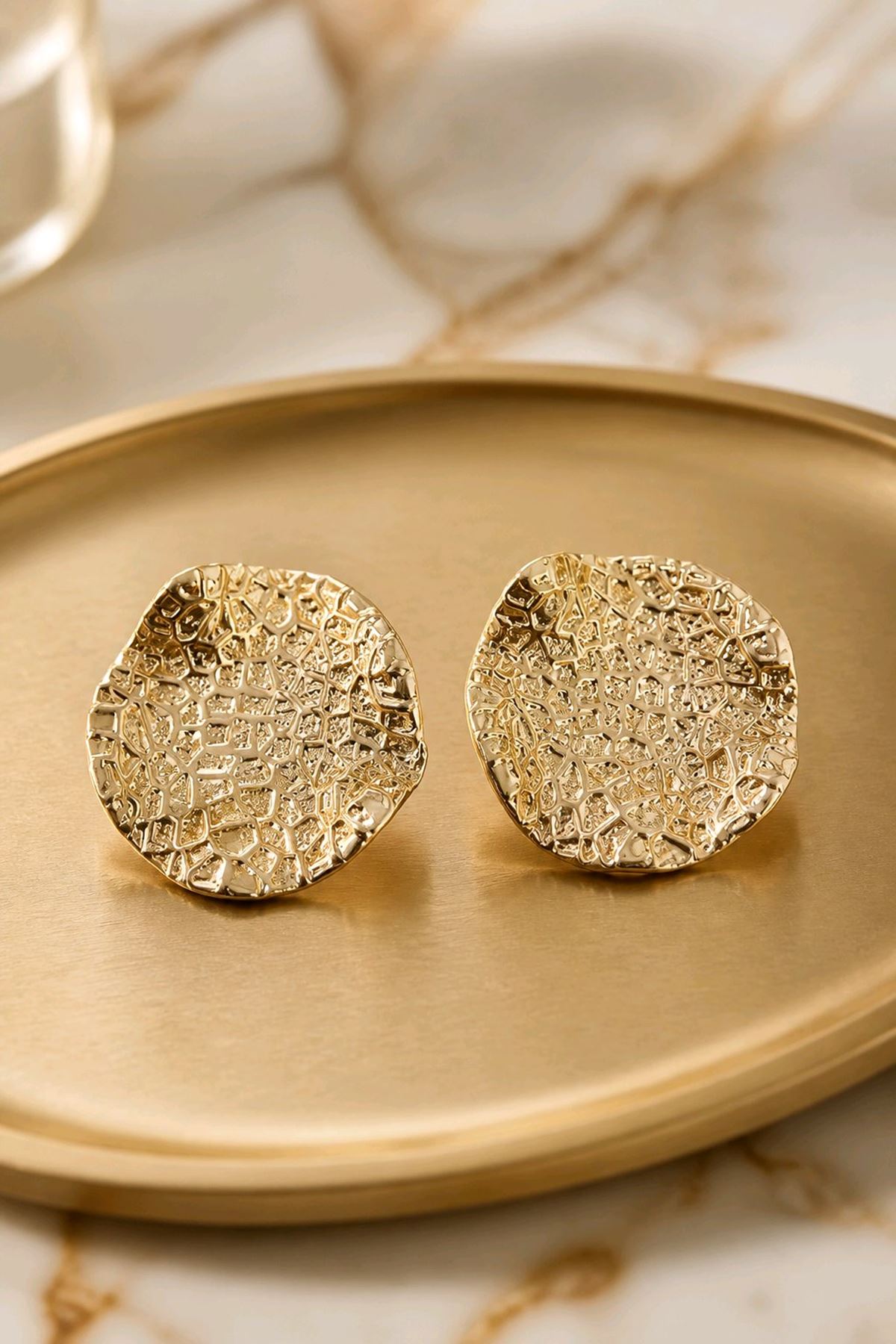 Gold Dokulu Yüzey Tasarım Küpe, Çap:2.5cm