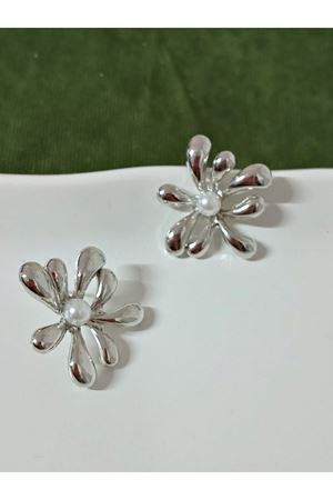 Gümüş İncili Şekilsiz Şık Kadın Küpe