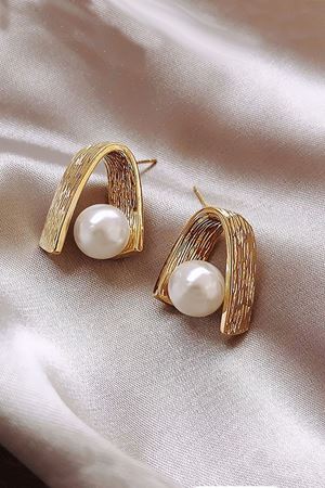 Incili Tasarım Altın Renk Küpe