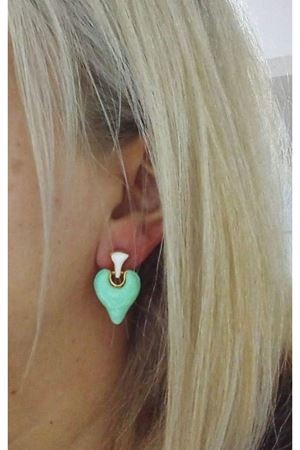 Mint Yeşili Mineli Kalp Hafif Şık Kadın Küpe