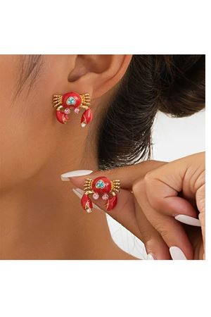 Çelik Çivili Siyah Yengeç Kadın Küpe