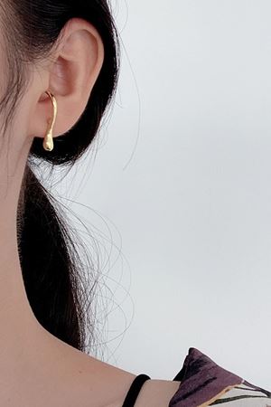 Damla Şeklinde İki Kulak Farklı Altın Renk Fluxing Küpe Seti