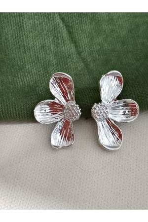 Gümüş Yarım Papatya Daisy Kadın Küpe