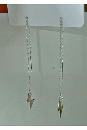 Gümüş Renk Şimşekli Tekli Sallantılı Kadın Küpe