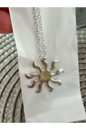 Çelik Güneş Tasarımlı Kadın Kolye