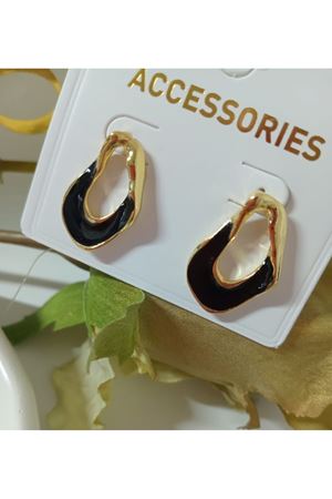 Siyah Mineli Altın Renk Kadın Küpe