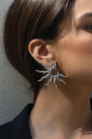 Güneş Figürlü Gümüş Renk Küpe