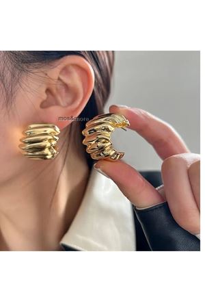 Gold Vintage Stil Geometrik C-Şekilli Tasarım Hafif Küpe