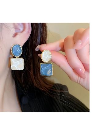 Asimetrik Mavi Beyaz 4 Mevsimlik Gold Kadın Küpe