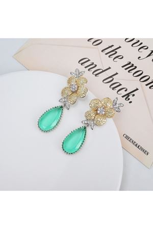 Zirkon Taşlı Gümüş Altın Kaplama Yeşil Sallanan Küpe