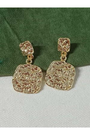 Gold Sallantılı Kare Form Tasarım  Kadın Küpe