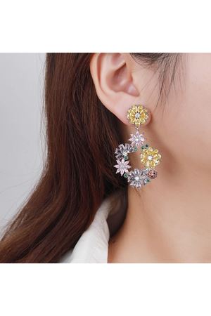 Zirkon Taşlı Altın Kaplama Sallanan Küpe