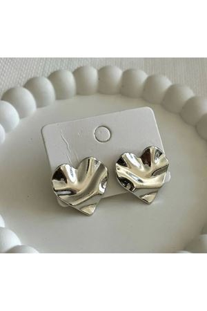 Gümüş Dalgalı Kalp Plaka Küpe