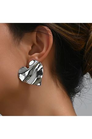 Gümüş Dalgalı Kalp Plaka Küpe