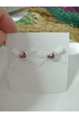 Beyaz Kurdeleli Gümüş Kalp Kadın Küpe