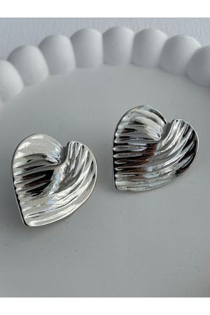 Gümüş Çizgi Detaylı Kalp Kadın Küpe