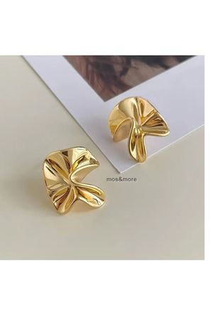 Gold Asimetrik Kadın Küpe