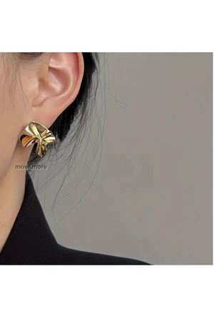 Gold Asimetrik Kadın Küpe