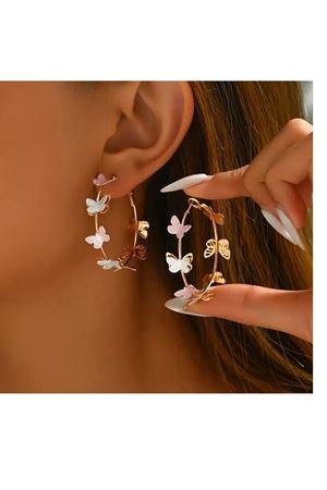 Renkli Kelebekler 4,5cm Gold Hafif Halka  Kadın Küpe