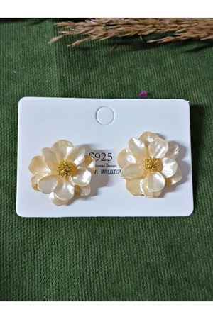 Bal Köpüğü Çiçek Tasarım Şık Kadın Küpe