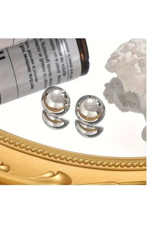 Gümüş Renk Zamansız Yuvarlak Hafif Top Küpe