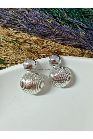 Gümüş Renk Yuvarlak İçİ Boş Kadın Küpe