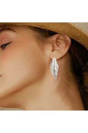 Gold Yaprak Şekil Kadın Küpe