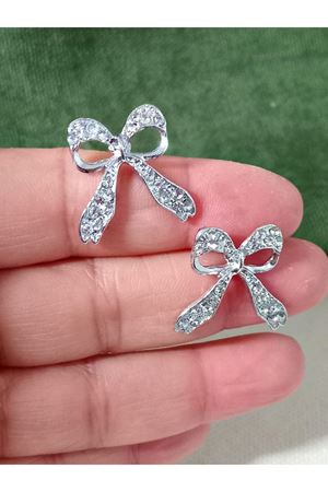 Gümüş Taşlı Fiyonk Tasarım Küçük Kadın Küpe