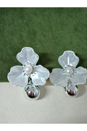 Gümüş Çiçek İncili Şık  Hafif Kadın Küpe