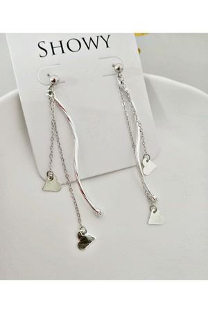 Gümüş Zincir Sallantılı Kalp Detaylı Tasarım Küpe