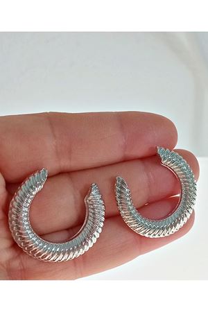 Gümüş Çizgi Detaylı Halka Kadın Küpe