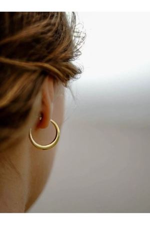 Gold Yarım Ay  Boru Halka Kadın Küpe