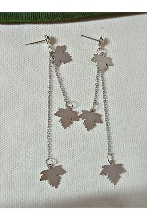 Gümüş Yaprak Sallantılı Uzun Şık Küpe