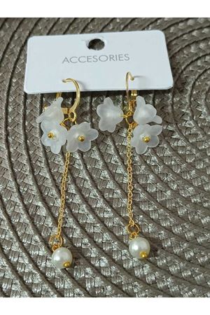 Beyaz Çiçek Tasarım Sallantılı Uzun Kadın Küpe