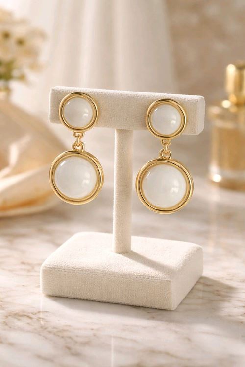 Gold Krem Boncuklu Sallantılı Küpe
