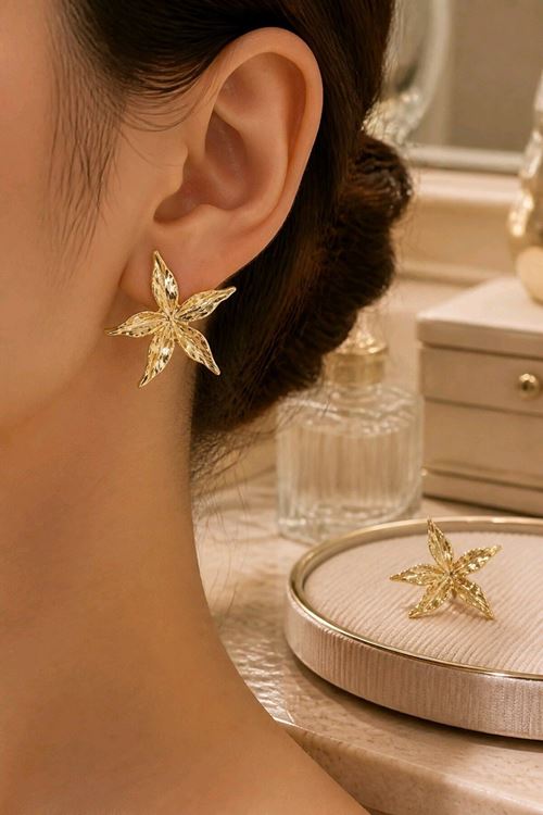 Gold Yıldız Küpe