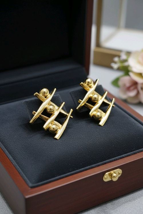 Gold Tasarım Şık Kadın Küpe