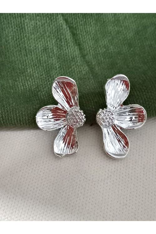 Gümüş Yarım Papatya Daisy Kadın Küpe