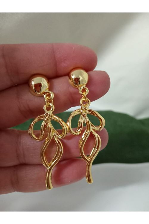Gold Fiyonk Sallantılı Kadın Küpe
