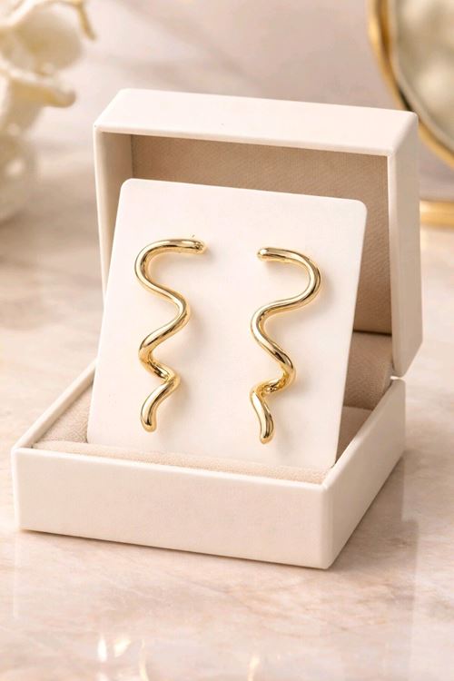 Marka Model, Gold Kıvrımlı Hafif Kadın Küpe
