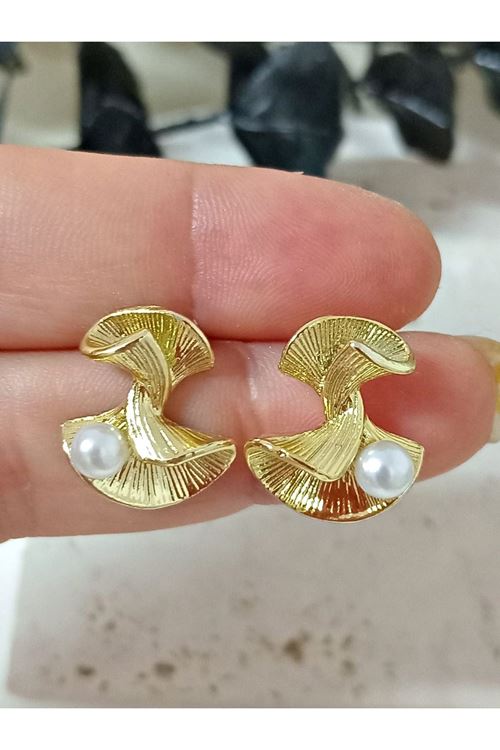 Gold Gingko İncili Küçük Kadın Küpe