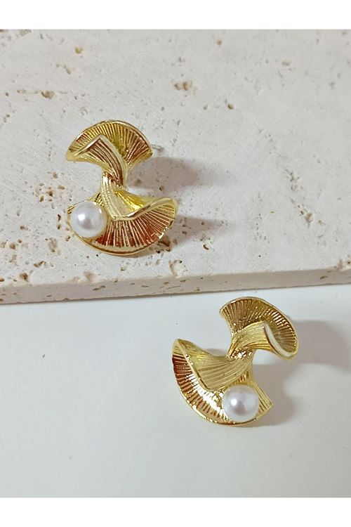 Gold Gingko İncili Küçük Kadın Küpe