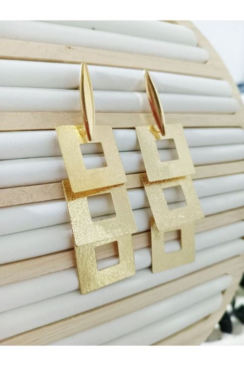 Gold Sallantılı Kadın Küpe