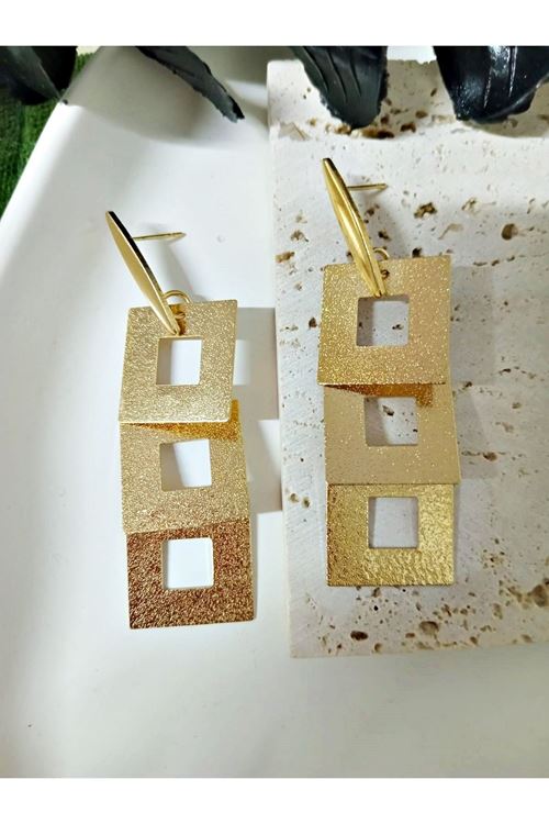 Gold Sallantılı Kadın Küpe