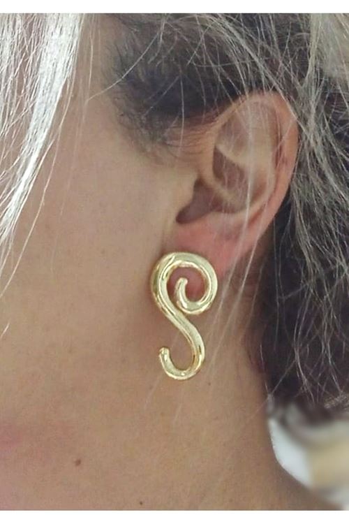 Gold S Model Hafif Şık Küpe