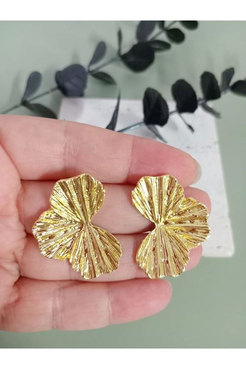 Gold Yarım Yaprak Şık Küpe