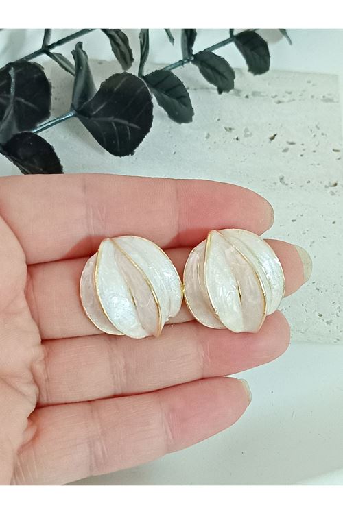 Sedefli Krem Mineli Top Kadın Küpe