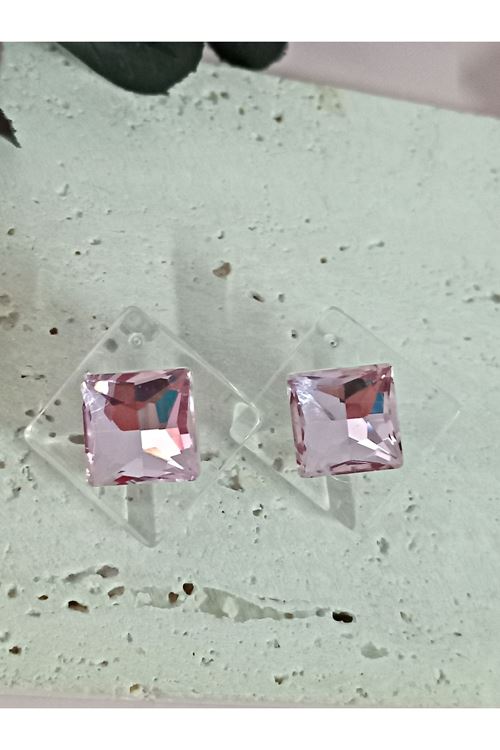 Pembe Taşlı Kare Akrilik Hafif Küpe